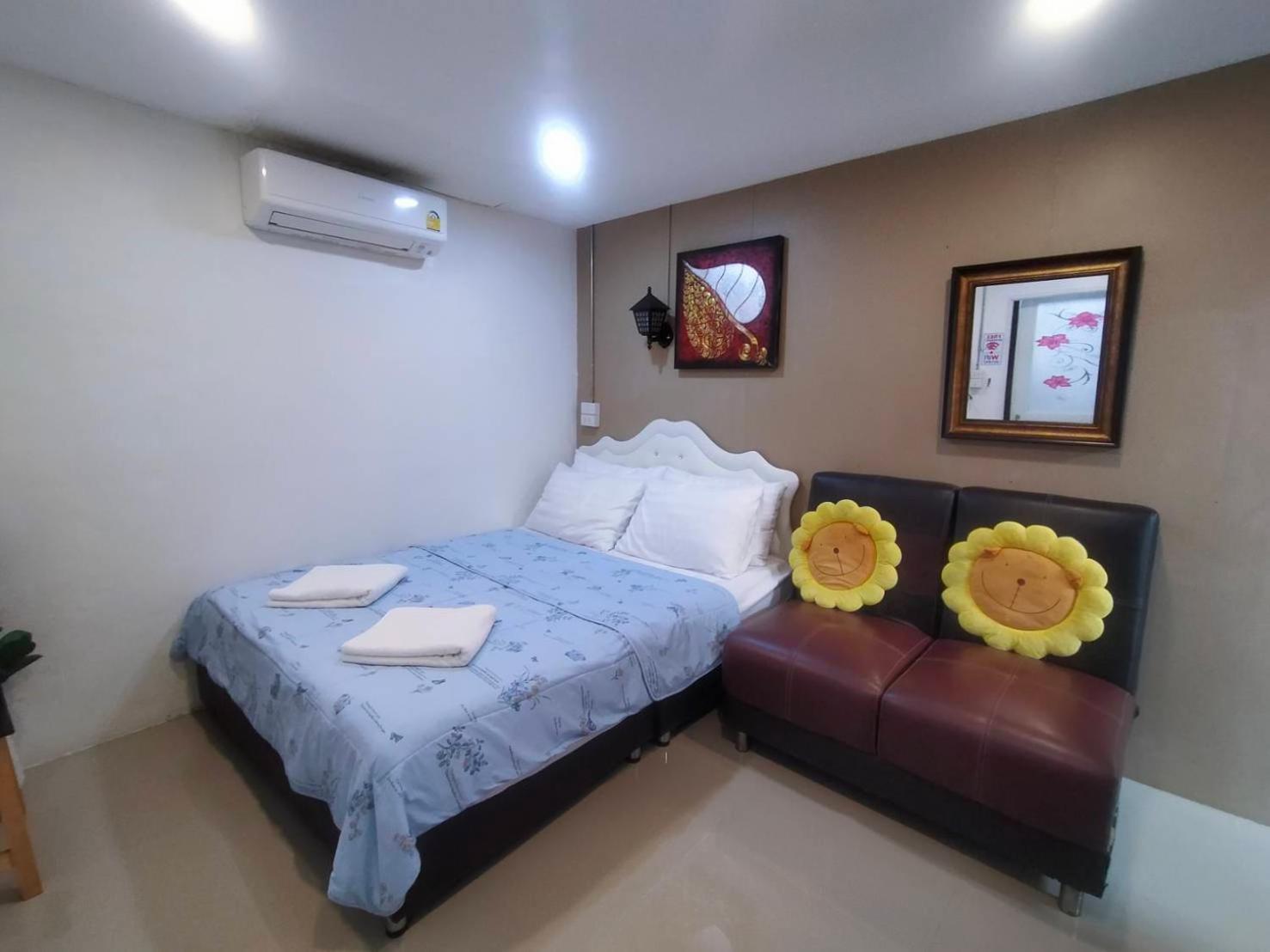 Ruenthip Homestay Bangkok Kültér fotó