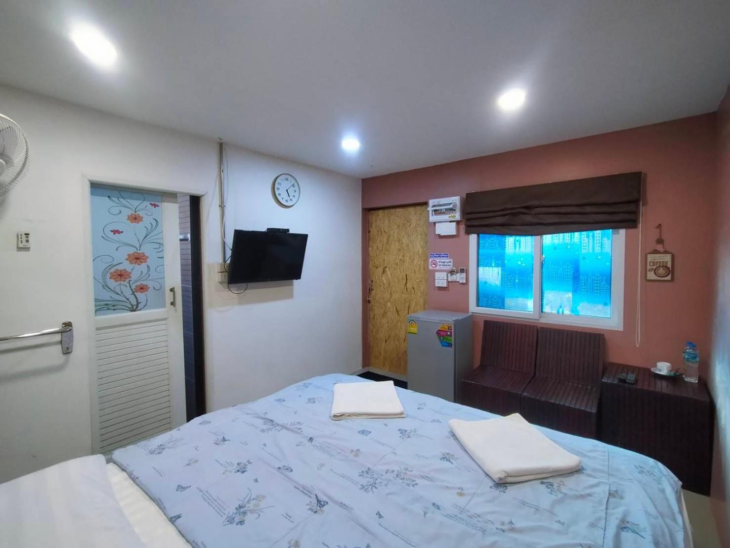 Ruenthip Homestay Bangkok Kültér fotó