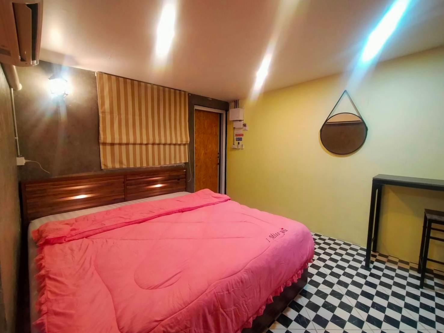 Ruenthip Homestay Bangkok Kültér fotó