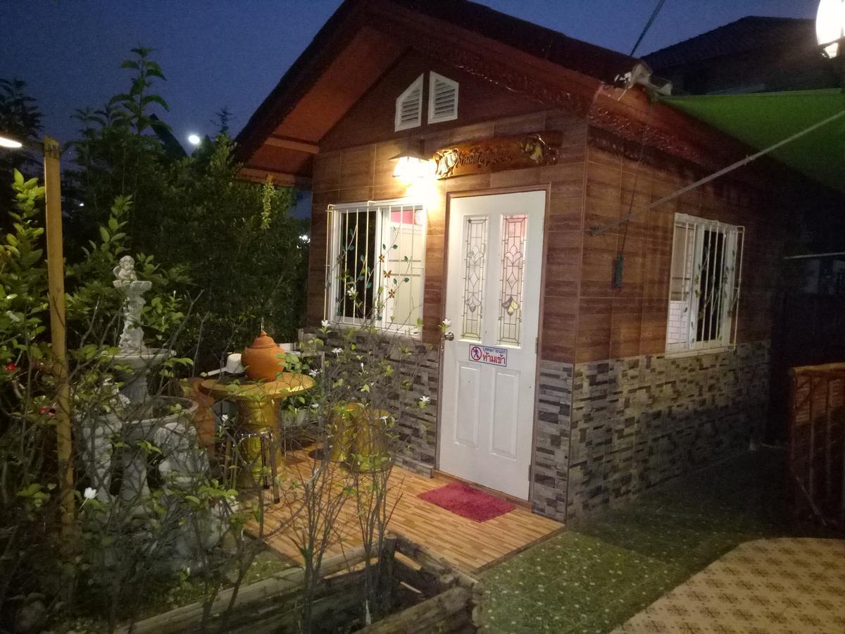 Ruenthip Homestay Bangkok Kültér fotó